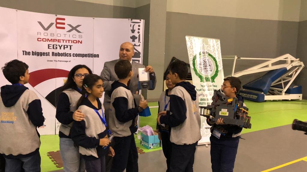 مشاركة فرق الأطفال في فعاليات الروبوت بمصر