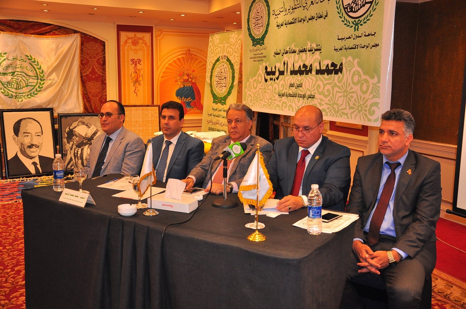 لقاء مؤسسي بمشاركة ممثلين عرب